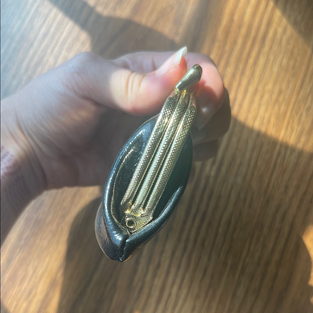 Vintage Elegant Black Leather Coin Purse - Picture 6 of 11